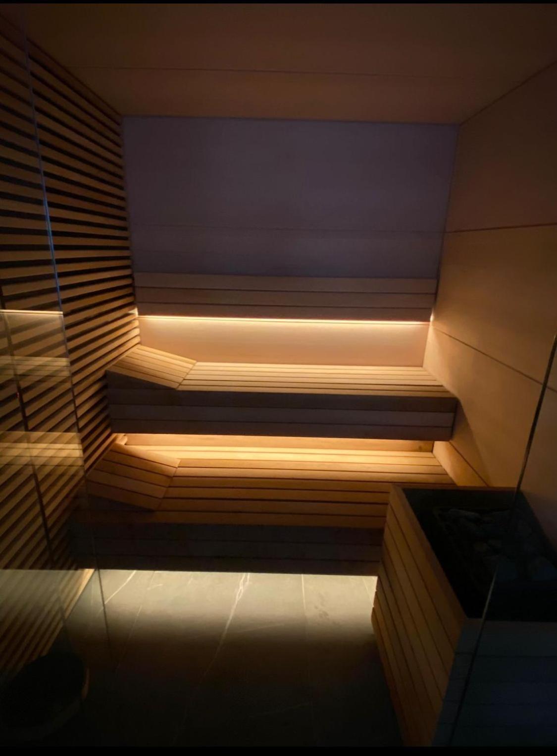 Lux Stays By Torres At K39 Cracóvia Exterior foto